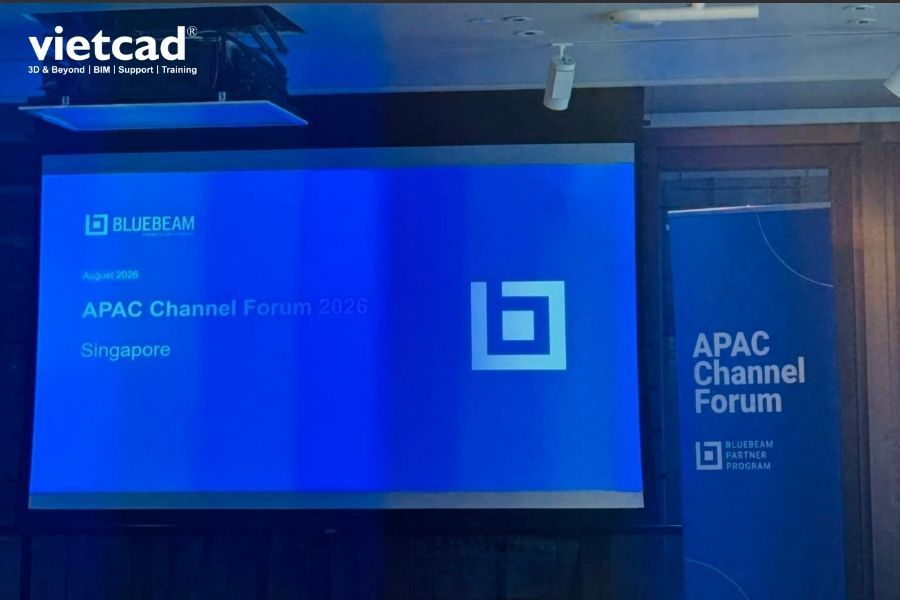 M&agrave;n h&igrave;nh s&acirc;n khấu tại Bluebeam APAC Channel Forum 2026 hiển thị th&ocirc;ng tin sự kiện, c&ugrave;ng nhận diện thương hiệu Bluebeam v&agrave; khu vực APAC Channel Forum